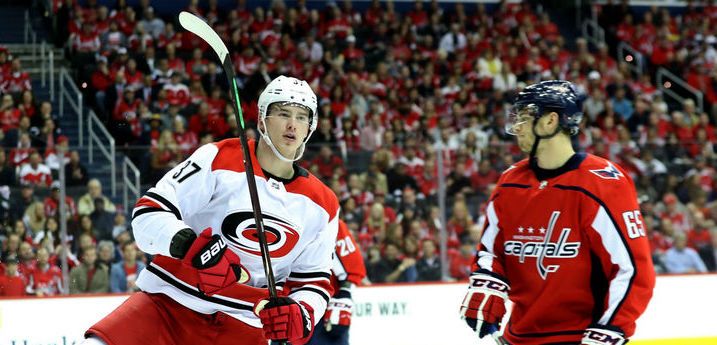 Танос в Кубке Стэнли! «Каролина» обыграла щелчок героя «Мстителей»