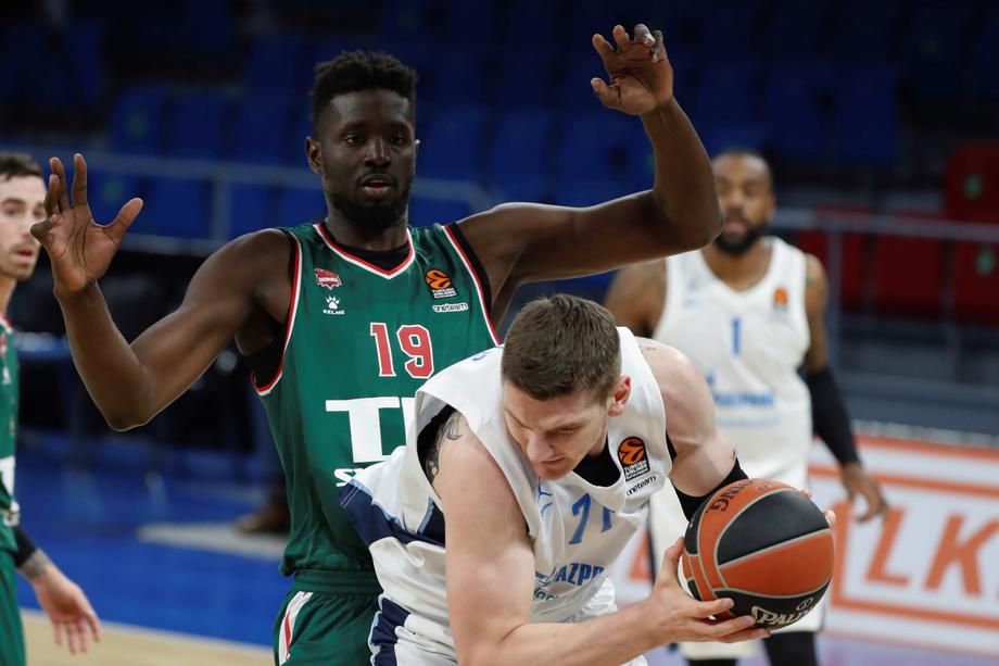 Центровой «Зенита» сегодня не сможет сыграть против ЦСКА