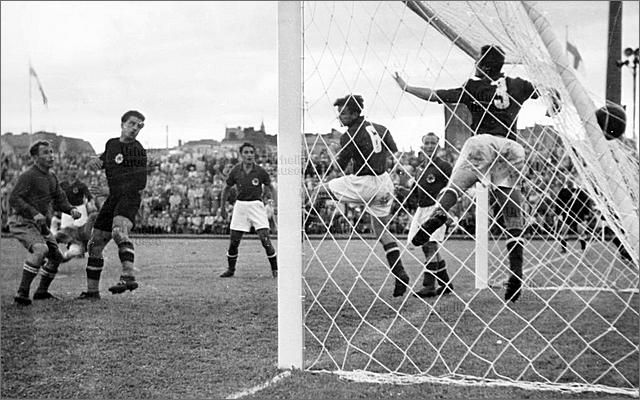 Невероятный камбэк не уберег легендарную команду от разгона