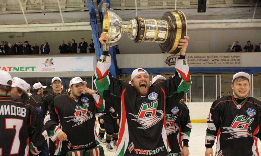 Главный трофей ВХЛ будет носить имя Владимира Петрова