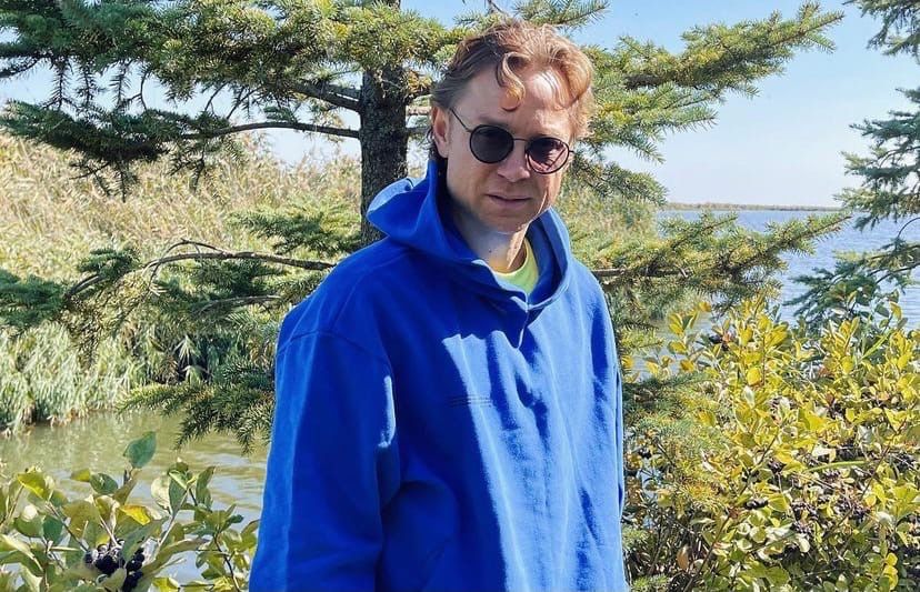 «Аккуратно! В кустах Дзюба»: Подписчики предостерегли Карпина на отдыхе