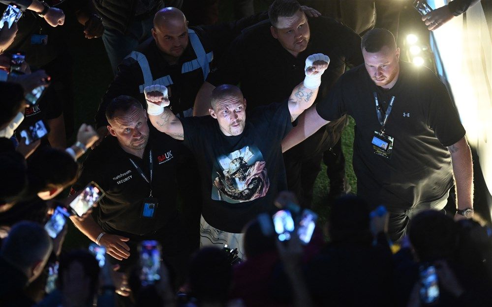 Промоутер Усика завил, что ожидает больше 40 тысяч зрителей на бое с Дюбуа в Польше