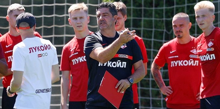 Червиченко: Я не вижу серьезных ошибок в работе Витории. Нет причин его менять