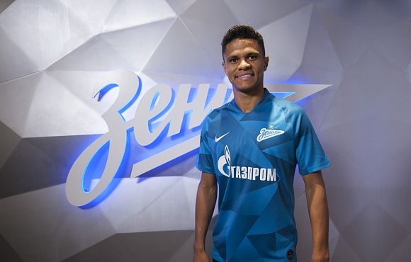 Два игрока «Зенита» забрали себе номера Маркизио и Паредеса, Сантос тоже определился