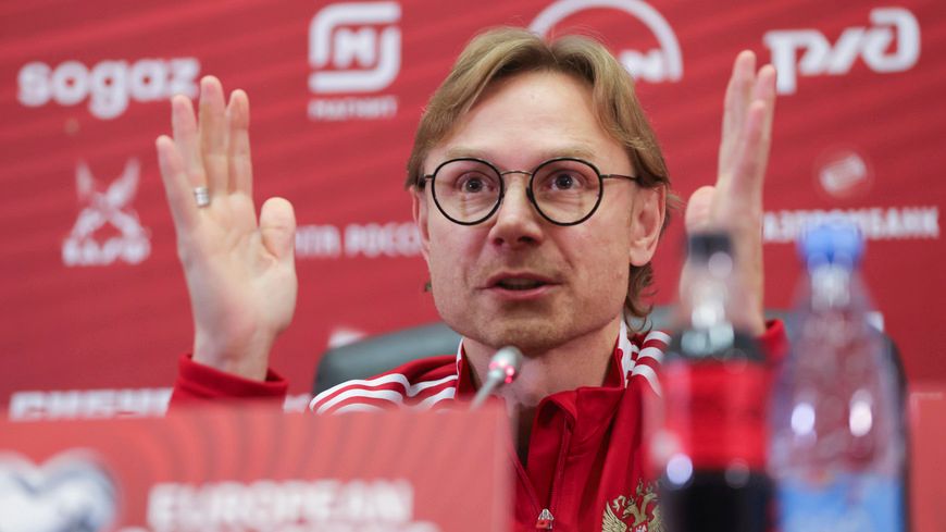 Карпин рассказал о тактике в матче со Словакией
