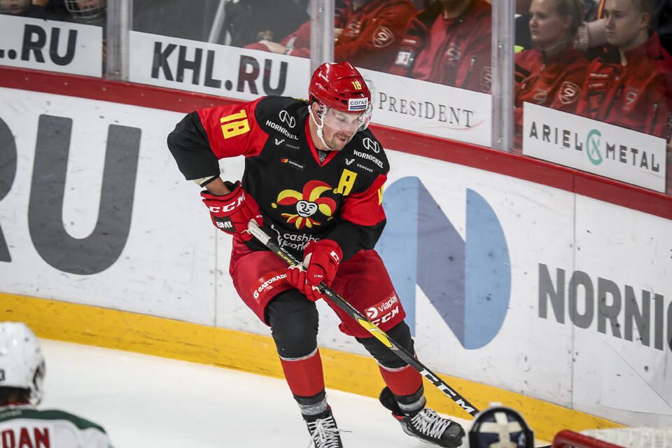 «Йокерит» усугубил плохой старт, Квартальнов одержал первую победу с «Ак Барсом»