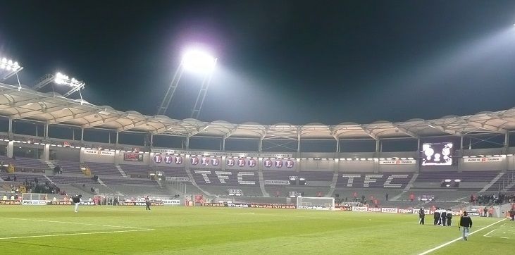 Сборной России придется играть на плохом газоне?