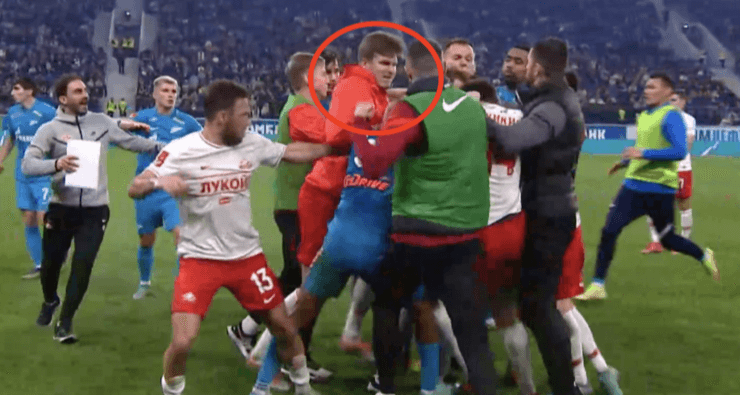 Соболев назвал причину, почему бил Барриоса из-за спины во время драки в матче «Зенит» - «Спартак»
