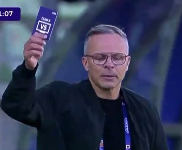 Бывший арбитр Федотов: Введение «карточек челленджа» в футболе ни к чему хорошему не приведет