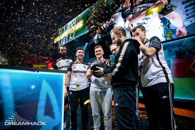 Немцы из BIG стали топ-1 по версии HLTV.org. Valve пора сделать централизованный рейтинг