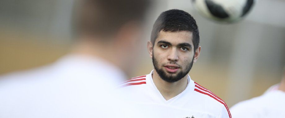 Лучший бомбардир РПЛ Агаларов признался, с кем из игроков он общается в расположении сборной России Лучший бомбардир РПЛ Агаларов признался, с кем из игроков он общается в расположении сборной России