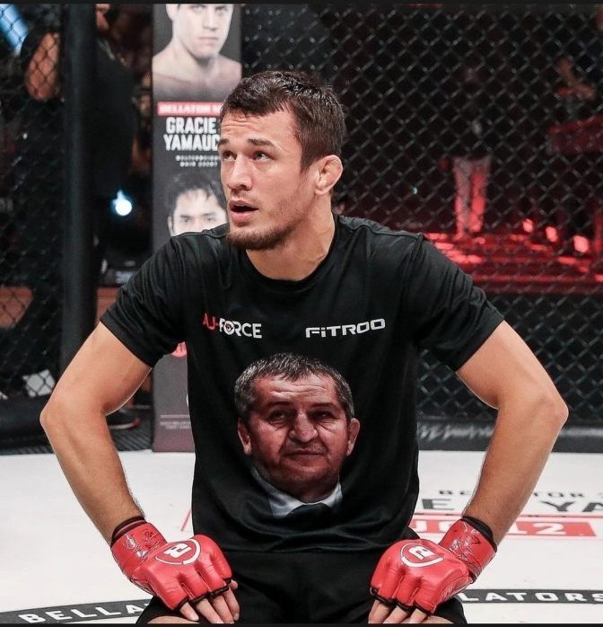 Нурмагомедов победил Фрейре, став чемпионом Bellator