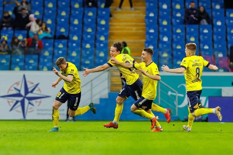 Спортивный директор «Ростова» заявил, что поле привели в порядок после увольнения агронома Спортивный директор «Ростова» заявил, что поле привели в порядок после увольнения агронома