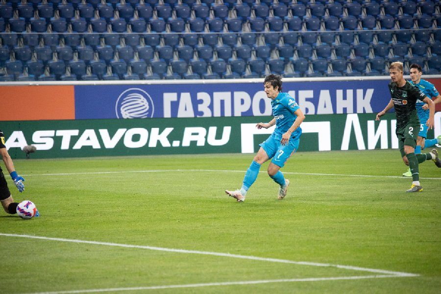 Азмун может перейти в турецкий клуб