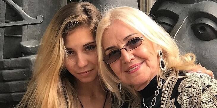 «Постоянно думаю, что могла сделать для них живых намного больше». Этери Тутберидзе вспомнила своих умерших родителей
