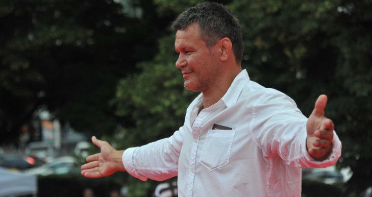 «Настолько хотел почувствовать Дагестан, что в горы бегал без обуви». Олег Тактаров приехал к Хабибу «Настолько хотел почувствовать Дагестан, что в горы бегал без обуви». Олег Тактаров приехал к Хабибу