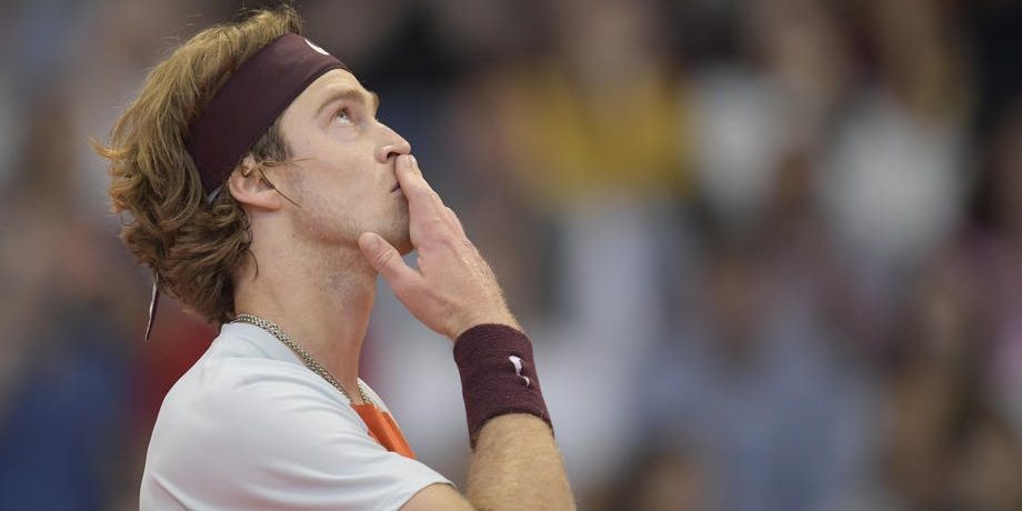 Рублев стал победителем турнира в Хихоне