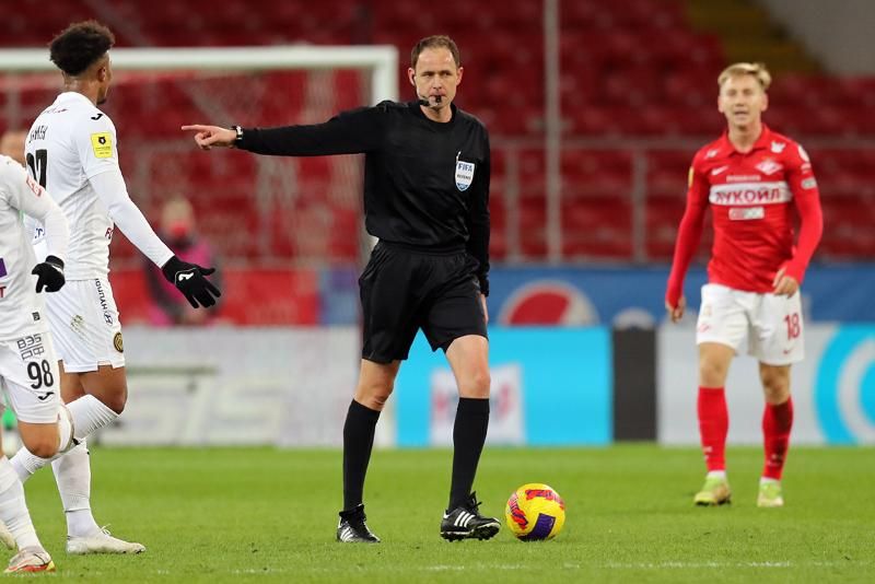 Каманцев объяснил возвращение Мешкова и Безбородова к судейству в РПЛ Каманцев объяснил возвращение Мешкова и Безбородова к судейству в РПЛ