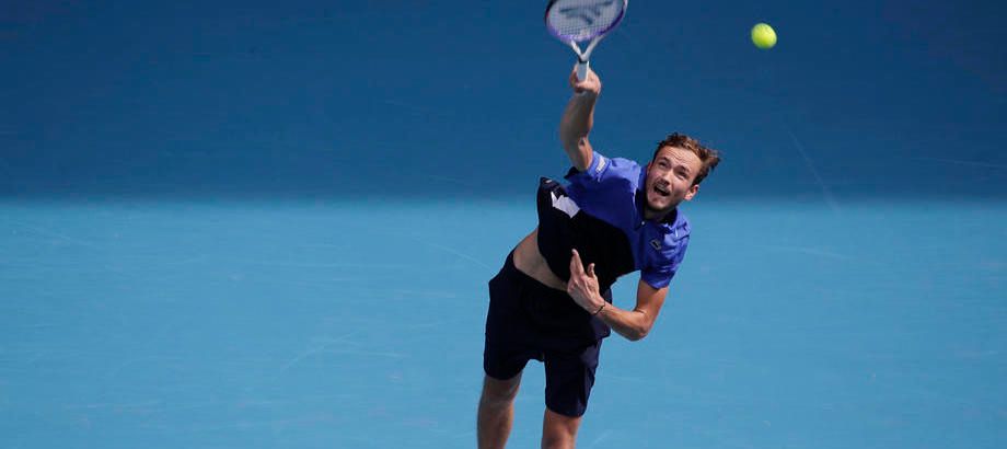 Медведев потерял позиции в новом рейтинге ATP после раннего вылета с Australian Open