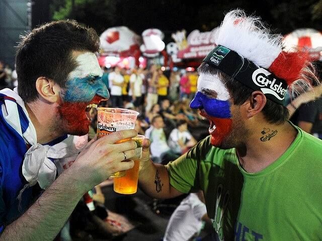 Пиво может вернуться на стадионы. Правительство выдало положительный отзыв на законопроект