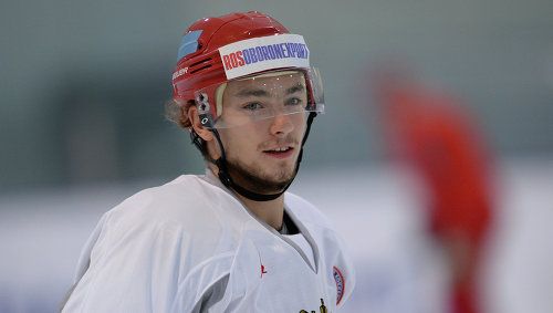 Нападающий сборной России Александр Бурмистров: Мы на грязные приемы не жалуемся