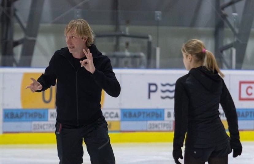 Глейнхайуз рассказал о деталях перехода Косторной от Плющенко к Тутберидзе Глейнхайуз рассказал о деталях перехода Косторной от Плющенко к Тутберидзе