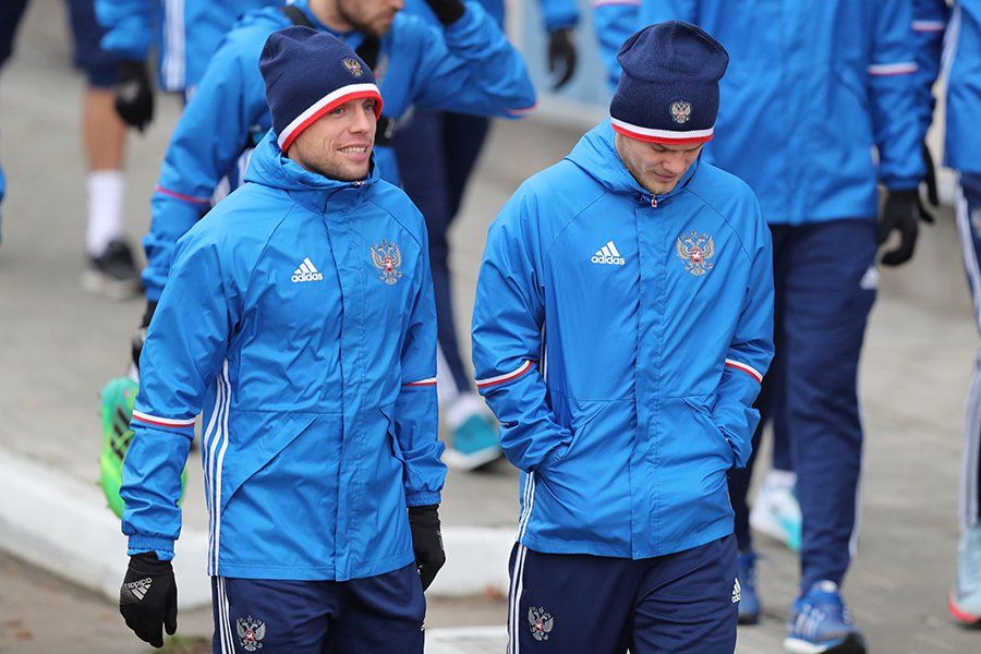 Денис Глушаков занимается по индивидуальной программе Денис Глушаков занимается по индивидуальной программе