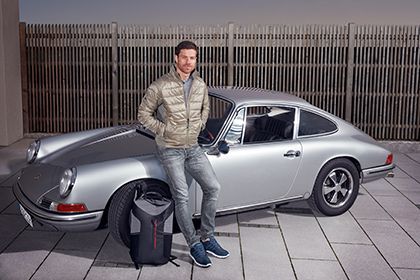 Хаби Алонсо представил совместную коллекцию Porsche и adidas Хаби Алонсо представил совместную коллекцию Porsche и adidas