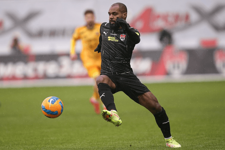 «Всегда говорил, что не сильно рад иностранцам, играющим в нашем чемпионате»: депутат Терюшков – о лимите на легионеров «Всегда говорил, что не сильно рад иностранцам, играющим в нашем чемпионате»: депутат Терюшков – о лимите на легионеров