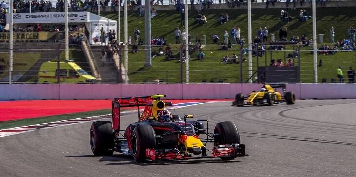 Хэмилтон одержал победу в квалификации Гран-при Китая, Квят занял девятое место Хэмилтон одержал победу в квалификации Гран-при Китая, Квят занял девятое место