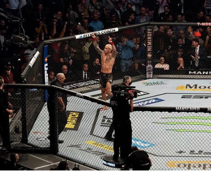 Оливейра победил Порье 