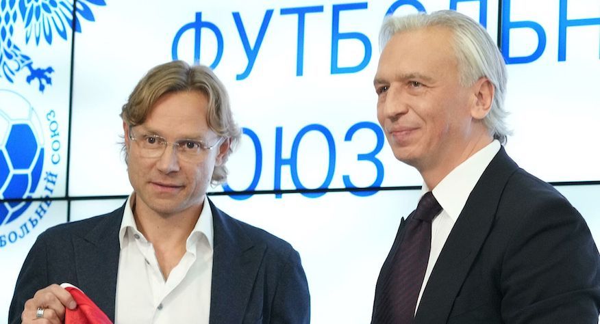 «Переживать, когда не получается, – это нормально»: Дюков публично поддержал Карпина