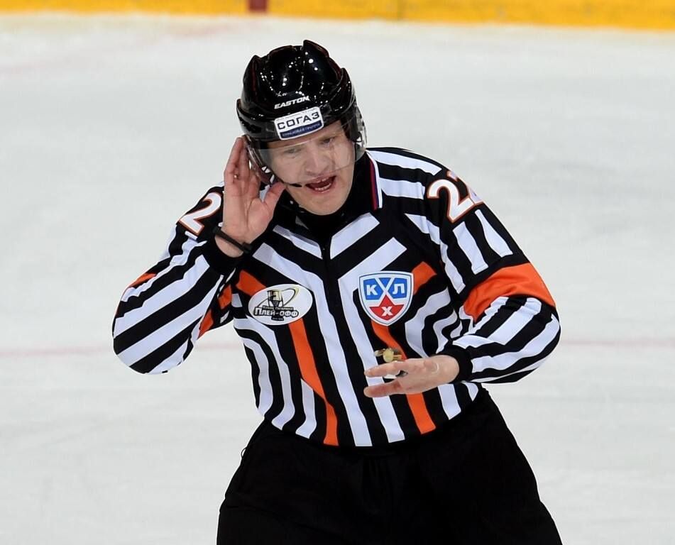 Александр Кожевников: В КХЛ в спину шарашат, голова отлетает — и ничего. Безобразное судейство! Александр Кожевников: В КХЛ в спину шарашат, голова отлетает — и ничего. Безобразное судейство!