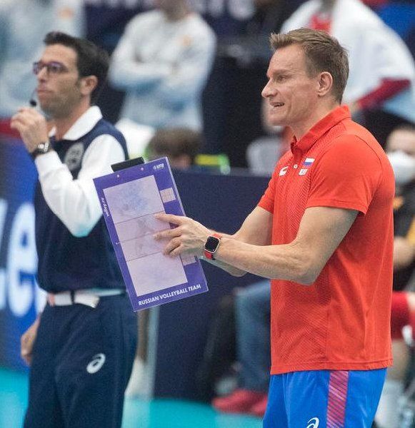 Главный тренер сборной России по волейболу подвел итоги группового этапа чемпионата Европы