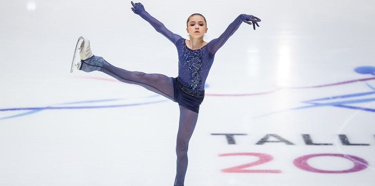 Валиева снова показала Лью разницу между фигурным катанием и прыжками на льду. Что происходило на ЮЧМ-2020