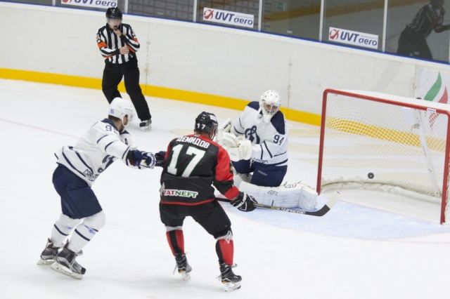 Дебютант спасовал перед чемпионом