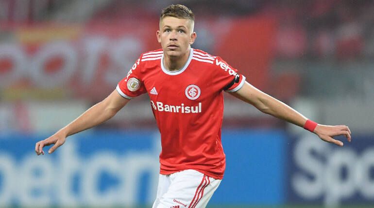 Защитник Фукс пройдет для ЦСКА медосмотр на следующей неделе, сумма трансфера – 9,5 млн евро Защитник Фукс пройдет для ЦСКА медосмотр на следующей неделе, сумма трансфера – 9,5 млн евро