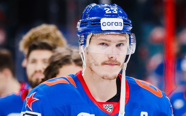 Нападающий СКА Дмитрий Яшкин