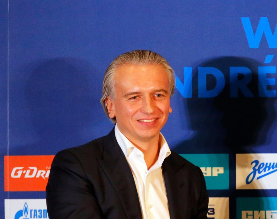 Дюков считает, что ФИФА не может исключить РФС из-за вхождения крымских клубов в ФНЛ Дюков считает, что ФИФА не может исключить РФС из-за вхождения крымских клубов в ФНЛ