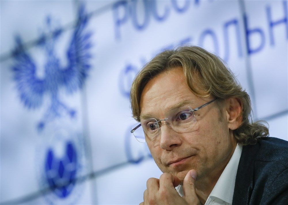 Валерий Карпин