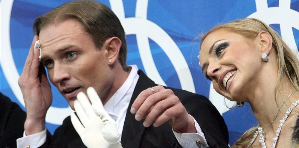 Костомаров сказал, что его достали журналисты