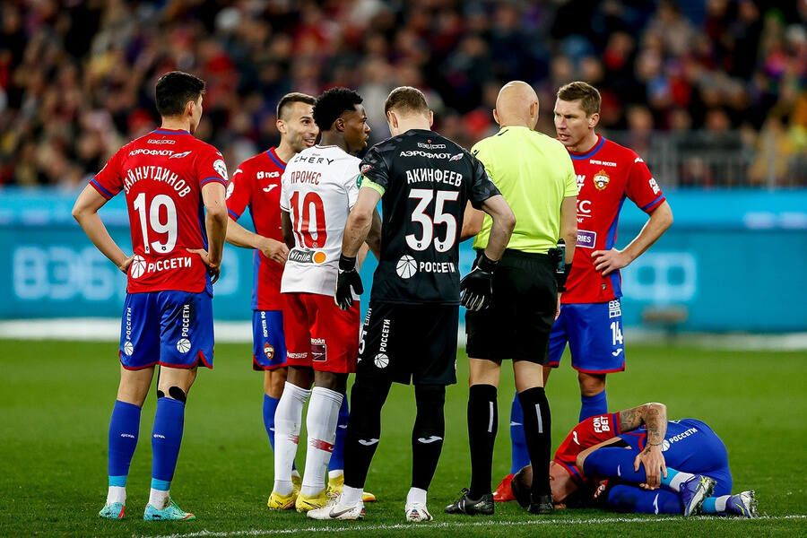 Ветеран «Спартака» Гладилин не понимает, зачем судьи будут комментировать свои решения после матчей Ветеран «Спартака» Гладилин не понимает, зачем судьи будут комментировать свои решения после матчей