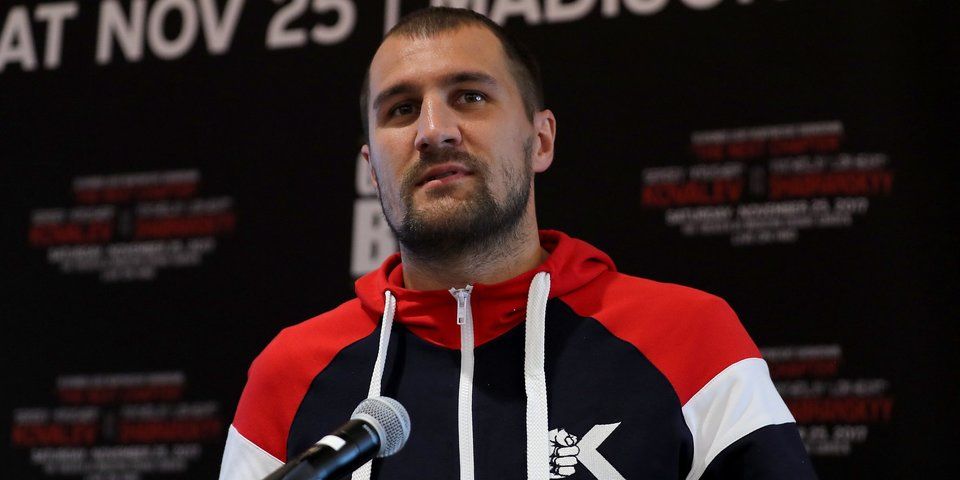 Менеджер Ковалева сомневается в правдивости историю со снятием боксера с рейса