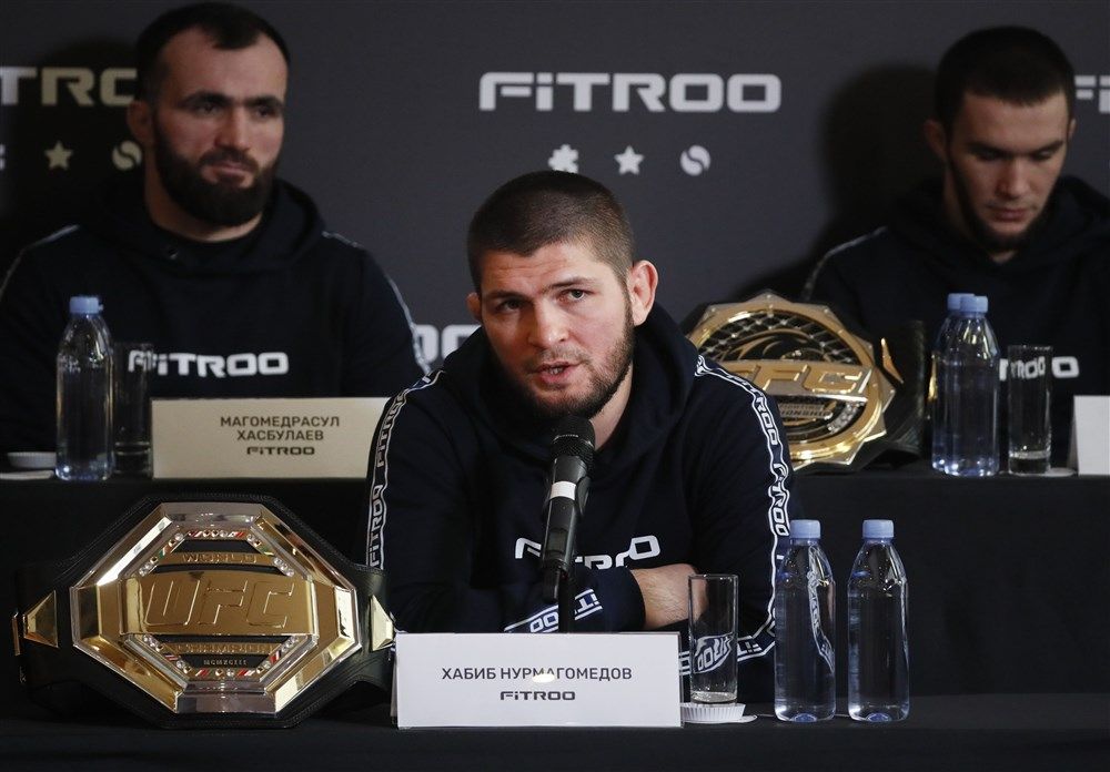 Экс-чемпион UFC Кормье поставил Хабиба выше Мухаммеда Али в списке величайших бойцов 