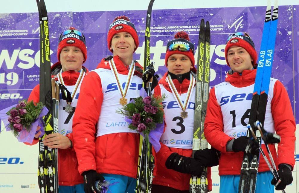 Российские лыжники снова обыграли норвежцев на чемпионате мира. Им составил компанию японец