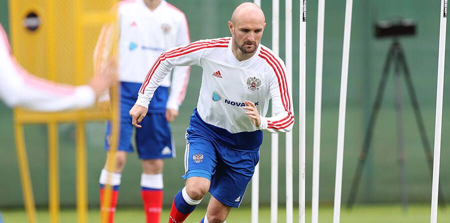 Константин Рауш: Не получится подать два угловых подряд — возьму мяч в третий и четвертый раз Константин Рауш: Не получится подать два угловых подряд — возьму мяч в третий и четвертый раз