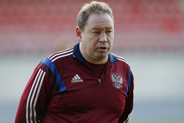 Слуцкий и Балахнин просматривают Уэльс в матче с Англией, Глушаков восстанавливается индивидуально Слуцкий и Балахнин просматривают Уэльс в матче с Англией, Глушаков восстанавливается индивидуально