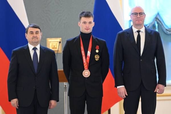 Биатлонист Цветков рассказал, как относится к зарплатам футболистов
