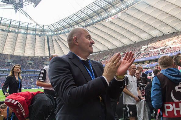 Станислав Черчесов может возглавить «Спартак» или «Зальцбург» Станислав Черчесов может возглавить «Спартак» или «Зальцбург»