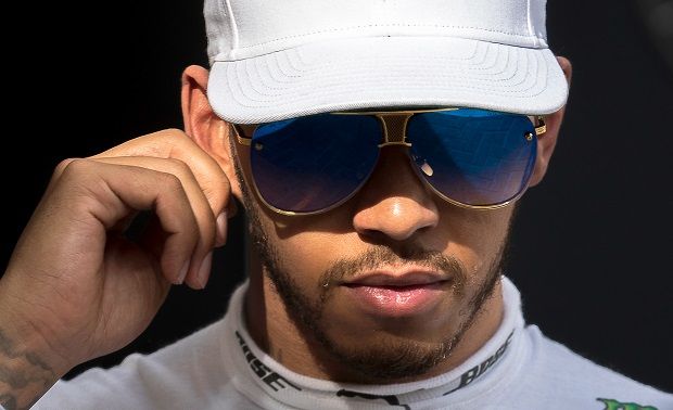 Хэмилтон опередил Росберга и завоевал поул в Абу-Даби, Квят не прошел во второй сегмент